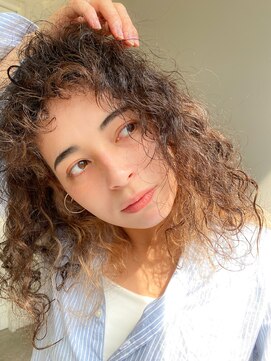 シア(sia) 【sia】ニュアンスカール