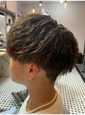 束感ツイストパーマ ツーブロック バーバー