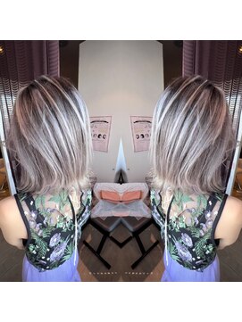 ロロ(LoLo.) ブリーチブロンド系