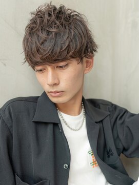 イオ 本厚木(io) マッシュショート波巻きスパイラルパーマハイライト