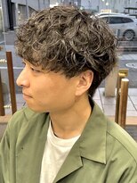 マグ カーネ バイ フィフス(Mag KANE by fifth)&nbsp;波巻きスパイラルパーマメンズマッシュパーマシャドウパーマ