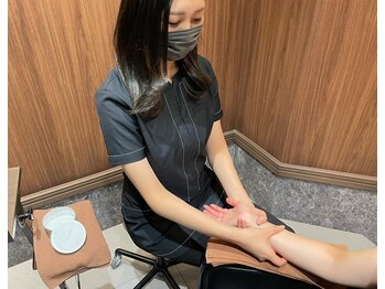 ラックスビー プレミアム 大阪駅前第3ビル店(LUXBE PREMIUM)の写真/【全席個室】女性stylistのみ在籍♪日頃の疲れを癒すリラックスできる居心地の良い空間をご提供♪