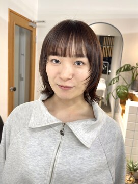 ミーナ バイ アーバン(Meena by urban.) 【Meenaハザマ】顔周りレイヤー×ミニウルフっぽいショート