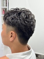 フュージョンサカエ(FUSION SAKAE)&nbsp;メンズパーマアップバング