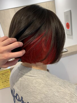 ルルバイアズール 草加店(LULU by azule) インナーカラー，レッド，塩基カラー【草加】