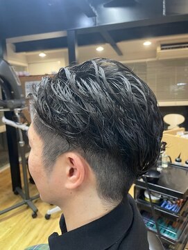 ジジ(ZiZi) 刈り上げショート