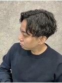波打ちスパイラルパーマ センターパート ツーブロック