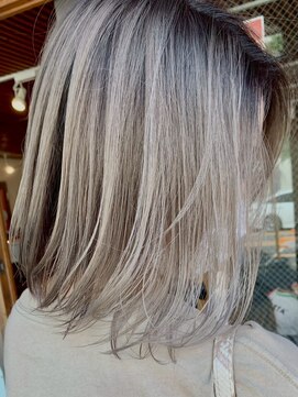 ブリッツ レボ(BLITZ-REVO) 着物ヘア/ダークアッシュ/ミディアムレイヤーカット/柏駅