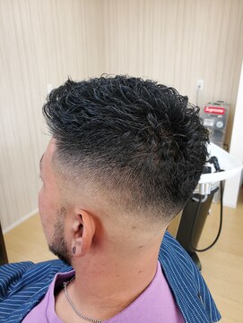 ハングアウト(Hangout) フェードカット×濡れパン