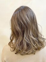 ニコ(nico.)&nbsp;#白髪ぼかし#ハイライト#バレイヤージュ#脱白髪染め