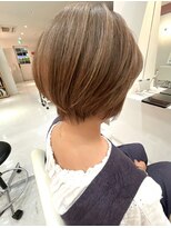 リップス デリコ(LIPS derico)&nbsp;【白髪ぼかしハイライト】　 施術前の写真は右にスワイプ