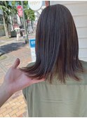 外ハネミディアム/切りっぱなしミディアム/グレージュ