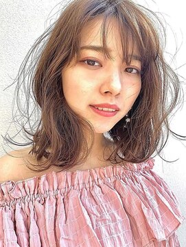 コンティロミー(CONTI ROMMY.) 20代～50代/ミディアムレイヤー☆くすみベージュくびれボブ