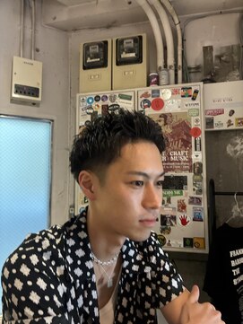 フランクスバーバーザスタンド(Frank’s barber the stand) サーフカール/スパイキーショート/ブルーブラック/飯田橋