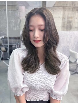 フィヴェント(Fivent) 大人ガーリー似合わせカットミディアムレイヤーダークアッシュ