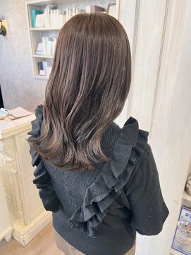キャアリー(Caary) 福山美容室caary グレージュイルミナカラー切りっぱなし20代30代