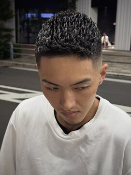 ヒロギンザ 大阪本店(HIRO GINZA) アイロンパーマ×スキンフェード×梅田