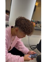 イーラ アメ村店(era)&nbsp;スペインカールパーマ/メンズ/刈り上げ/眉毛/ツイスト