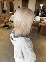 クラン バイ ナチュラル(clan by Natural)&nbsp;ブロンドカラー/ホワイトカラー/ミディアムレイヤーカット