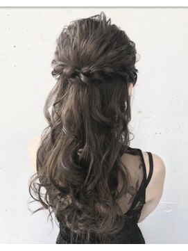 コトナ(kotona) お呼ばれヘアセットハーフアップヘアセット結婚式ヘアセット渋谷