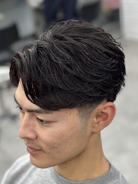 オーバルバイアピッシュ(OVARL by apish) フェザーパーマ/テーパーフェード/毛流れパーマ