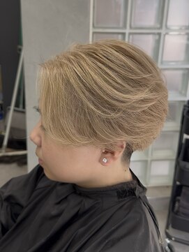 ジゼル 小倉(GiseL) センターパート／ホワイトベージュ