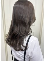 イルウィ(irwi)&nbsp;【オリーブベージュ/巻き髪スタイル】