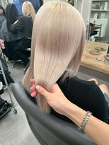 Beleza 川越 -ブリーチ・ハイトーン・ダブルカラー・エクステ・羽エクステ- 17823髪質改善ミルクティーブロンドレイヤーシャンパンベージュ