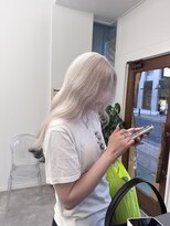 イオ(IO)&nbsp;ロングのホワイトカラー