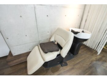 リッカ(Rycka)の写真/憧れのうるツヤ髪に！全MENUにトリートメント◎パサつく髪も指通りなめらかにケア♪