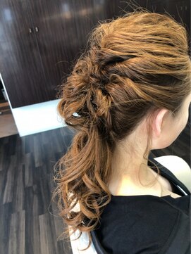 エノモト(ENOMOTO) 20代30代40代 結婚式 二次会 お呼ばれヘアアレンジ くるりんぱ