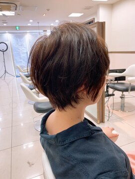 アッシュ 浜田山店(Ash) すきバサミを使わない再現性の高いオリジナルのショートカット