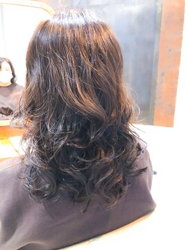 オープンジョー(Open Jaw) コテ巻き風パーマ