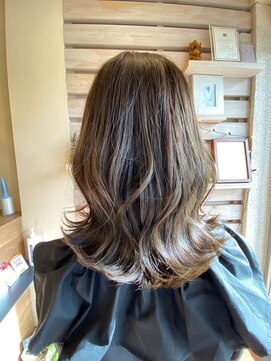 サロンドカスティーロ(salon de castillo) 大人可愛い韓国風くびれシルエット透明感アッシュカラー20代30代