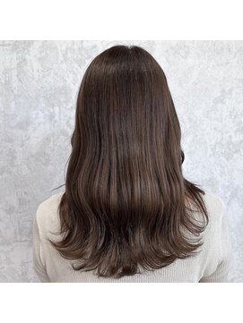 デミヘアー(Demi hair) 透け感ミルクティーアッシュカラー×ゆるふわウェーブ