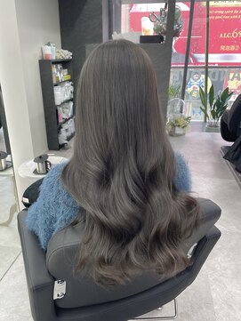 アルドーレ(Ardore) ブリーチなしで作るグレージュカラー【小山田 繭】