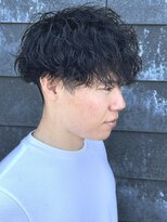 ヒュイル バイ ニアウ(Hwyl by Niau)&nbsp;メンズマッシュパーマニュアンスパーマスパイラルパーマ刈り上げ