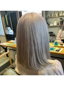 ビスイル 秋葉原店(Vis ill) グレージュアッシュグレージュショートカットミニウルフ