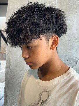 ニアウ 伊勢崎連取店(Niau) スペインカールツイストスパイラルパーマシャドウパーマ