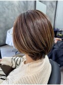 ショートボブ×毛先ハイライトカラー
