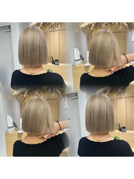 イリ 梅田(ili) ボブ/ホワイトベージュ