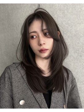 ネイト(Neit) ロングレイヤーカットオリーブグレージュカラー