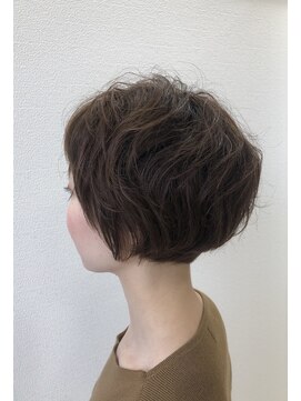 アドゥーヘア ヴィス(A do hair vis) マッシュベリーショート