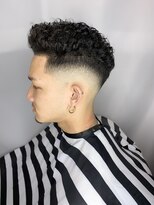 バーバー スタジオ ラフテル(Barber Studio RAFTEL)&nbsp;パーマスキンフェードスタイル
