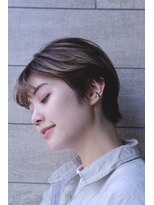 ラウレア(LAULEA)&nbsp;表面ハイライト○横顔が綺麗に見えるハンサムショートカット