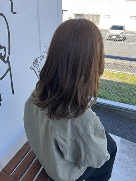 チコ シンジョウ(CHIKO) 大人かっこいいセミロング