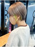 インナーライムグリーンショートヘア_グレージュカラー_ba420741