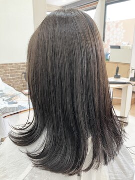カットハウス はさみの部屋 セミディ/外ハネ/アメージングカラー/オリーブブラウン/前髪あり
