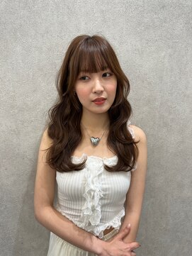 ロンド レア 天神大名店(Lond Le’a) ピンクカラー/暖色カラー/レイヤーカット/韓国ヘア/顔周りカット