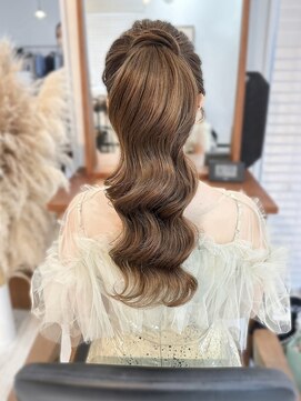 アメリ(AMELIE) ウェーブポニー